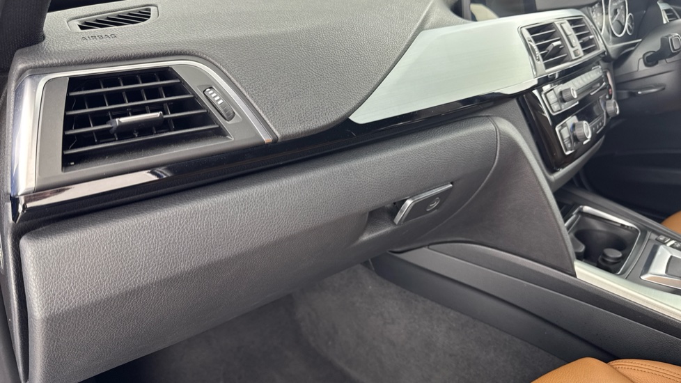 BMW 3 Series 330e M Sport 4dr Step Auto Saloon - Image 33