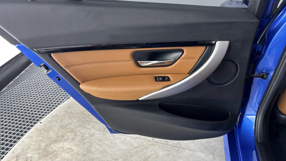 BMW 3 Series 330e M Sport 4dr Step Auto Saloon - Image 35