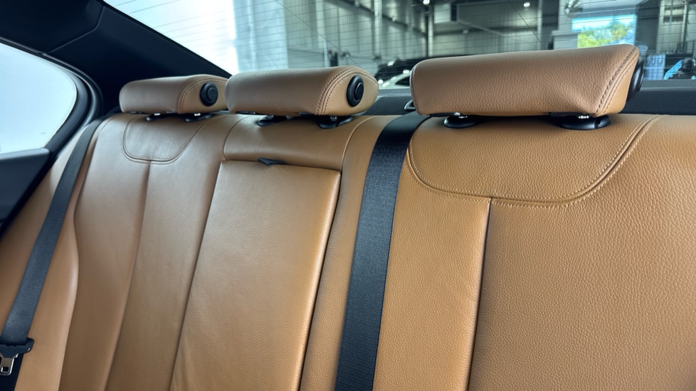 BMW 3 Series 330e M Sport 4dr Step Auto Saloon - Image 38