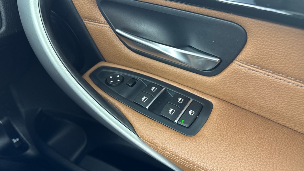 BMW 3 Series 330e M Sport 4dr Step Auto Saloon - Image 51