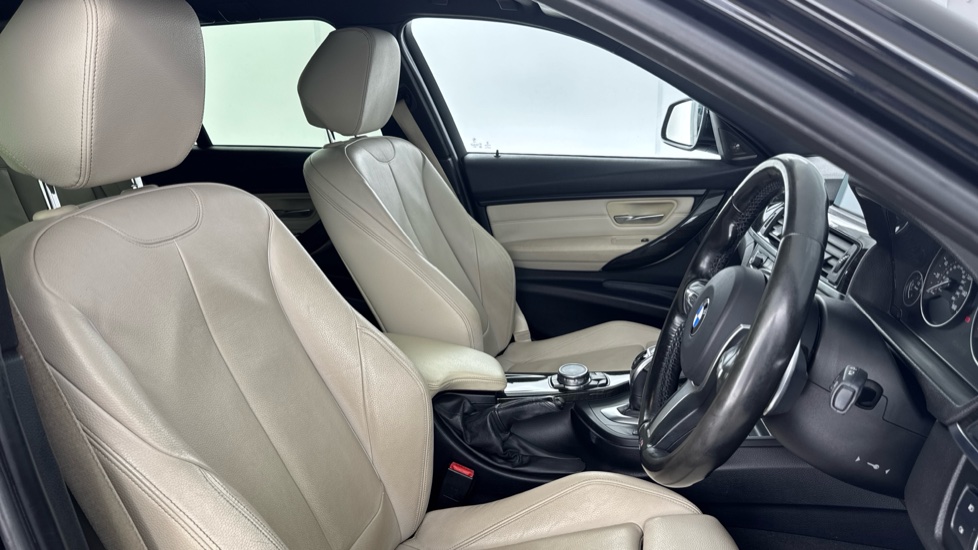 BMW 3 Series 335d xDrive M Sport 5dr Step Auto [Business Media] Diesel Estate - Image 11