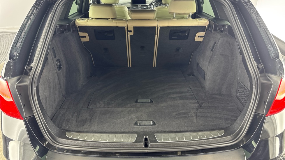 BMW 3 Series 335d xDrive M Sport 5dr Step Auto [Business Media] Diesel Estate - Image 13