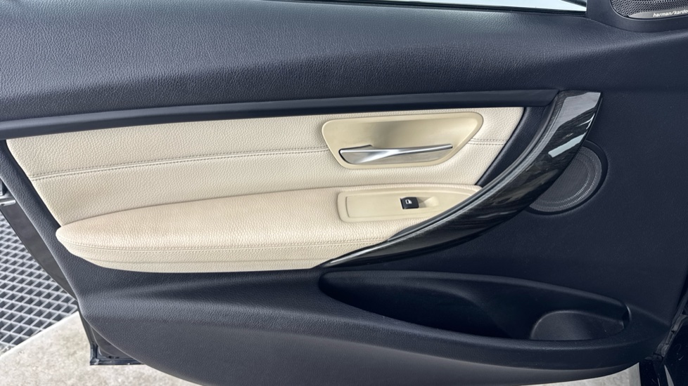BMW 3 Series 335d xDrive M Sport 5dr Step Auto [Business Media] Diesel Estate - Image 34