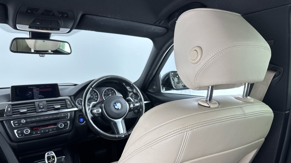 BMW 3 Series 335d xDrive M Sport 5dr Step Auto [Business Media] Diesel Estate - Image 40