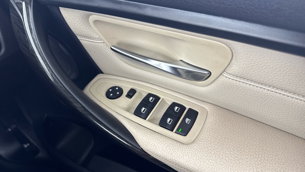 BMW 3 Series 335d xDrive M Sport 5dr Step Auto [Business Media] Diesel Estate - Image 49