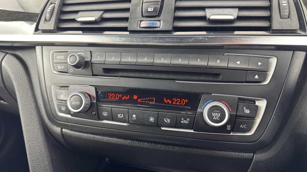 BMW 3 Series 335d xDrive M Sport 5dr Step Auto [Business Media] Diesel Estate - Image 59