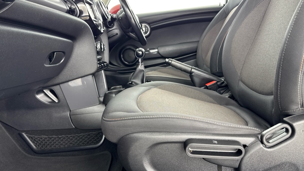 MINI Hatchback 1.2 One 3dr [Tech Pack] Petrol Hatchback - Image 32