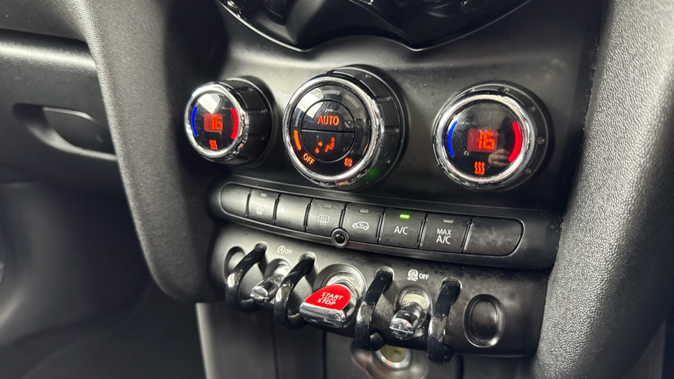 MINI Hatchback 1.2 One 3dr [Tech Pack] Petrol Hatchback - Image 43