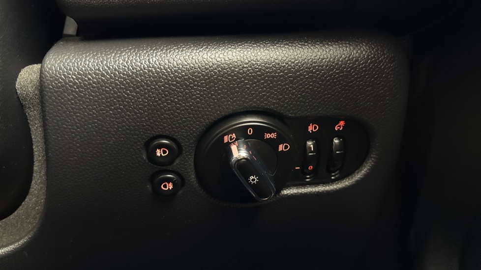 MINI Hatchback 1.2 One 3dr [Tech Pack] Petrol Hatchback - Image 48
