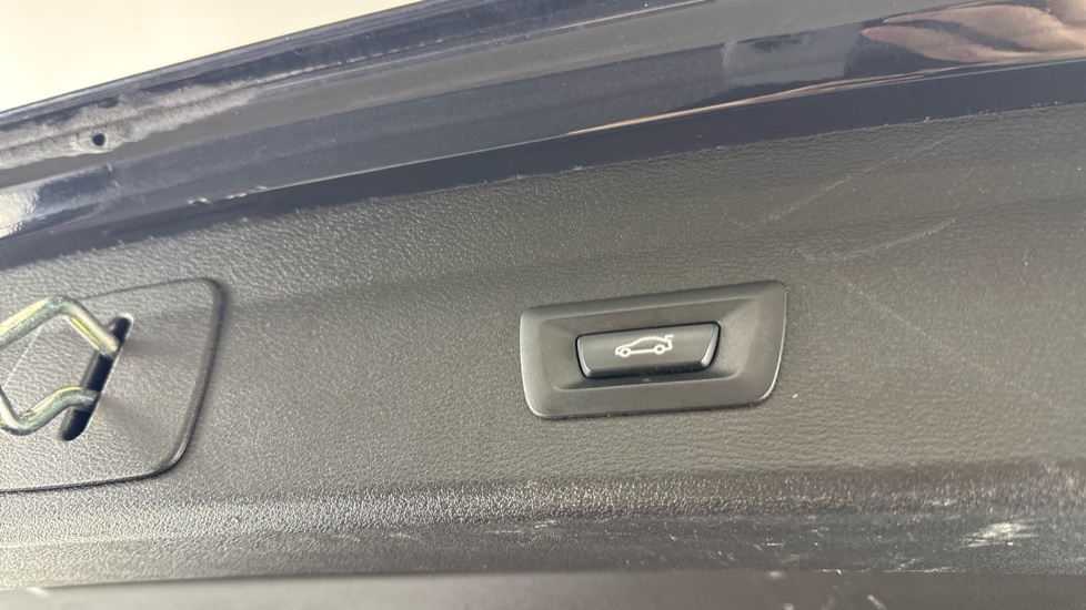 BMW X1 xDrive 20d xLine 5dr Step Auto Diesel Estate - Image 27