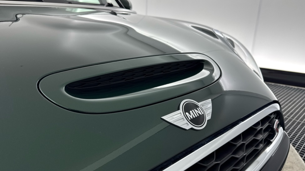 MINI Convertible 2.0 Cooper S 2dr Petrol Convertible - Image 28