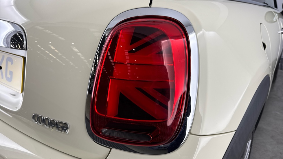 MINI Hatchback 1.5 Cooper Exclusive II 3dr Petrol Hatchback - Image 22