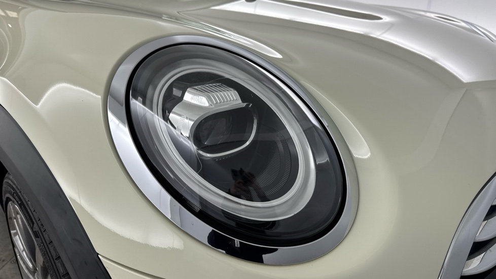 MINI Hatchback 1.5 Cooper Exclusive II 3dr Petrol Hatchback - Image 23
