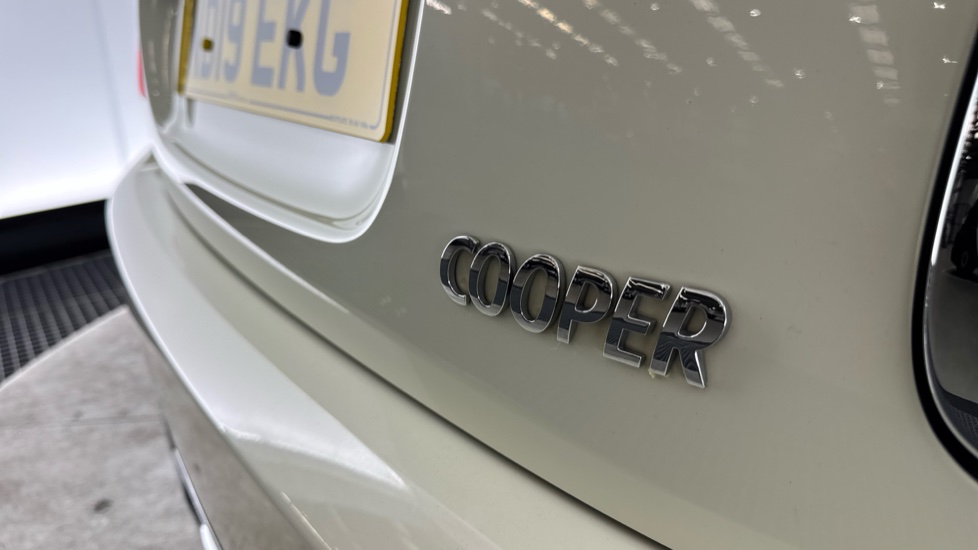 MINI Hatchback 1.5 Cooper Exclusive II 3dr Petrol Hatchback - Image 24