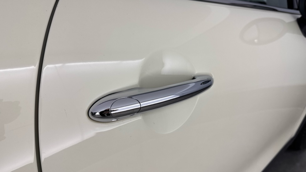 MINI Hatchback 1.5 Cooper Exclusive II 3dr Petrol Hatchback - Image 27