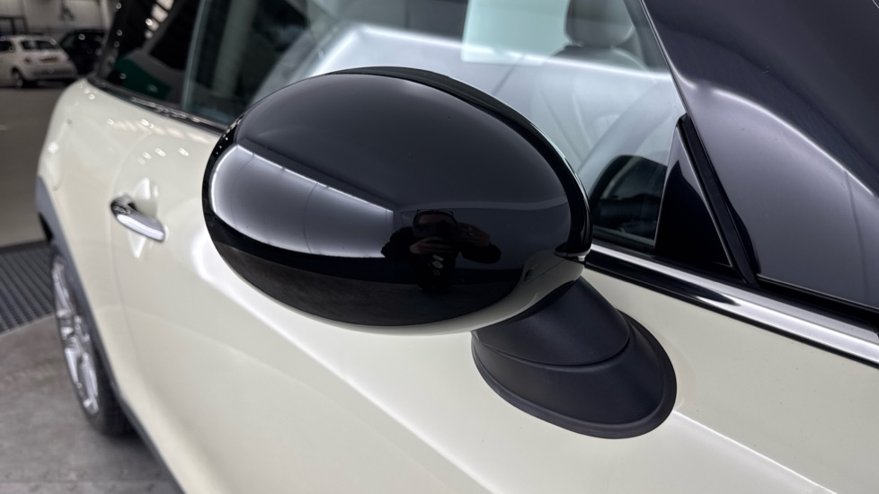 MINI Hatchback 1.5 Cooper Exclusive II 3dr Petrol Hatchback - Image 29