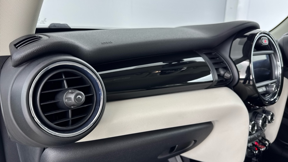 MINI Hatchback 1.5 Cooper Exclusive II 3dr Petrol Hatchback - Image 33