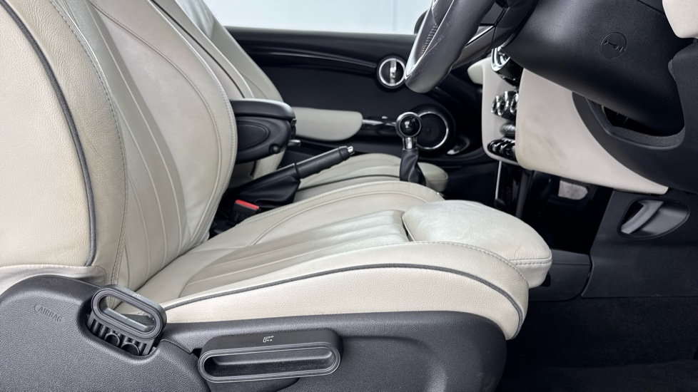 MINI Hatchback 1.5 Cooper Exclusive II 3dr Petrol Hatchback - Image 38