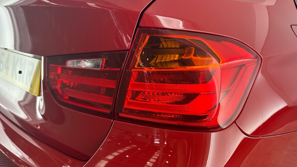 BMW 3 Series 320i xDrive Sport 4dr Petrol Saloon - Image 22