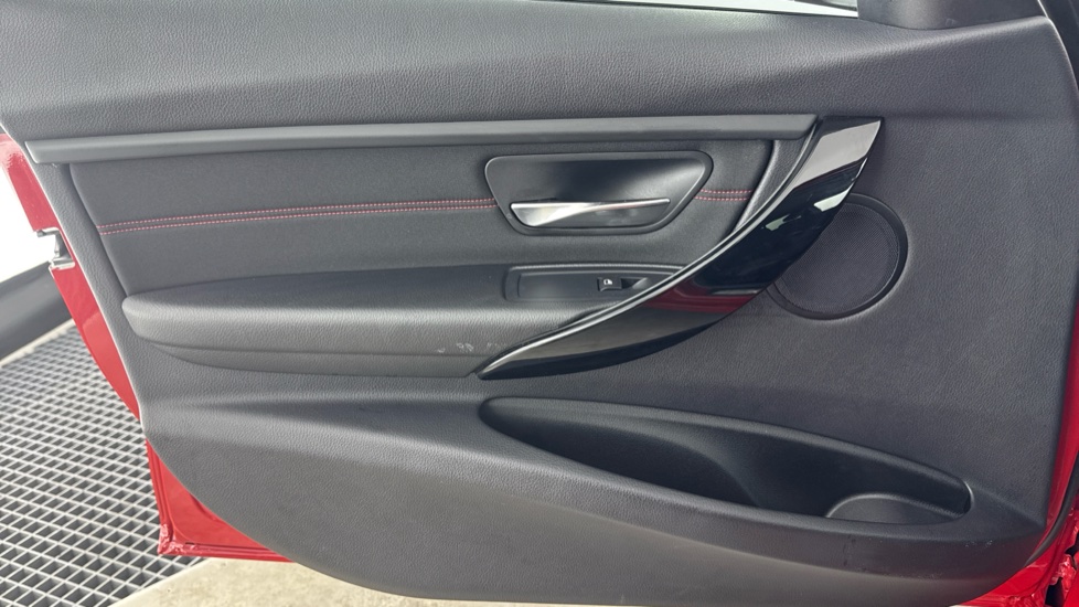 BMW 3 Series 320i xDrive Sport 4dr Petrol Saloon - Image 30