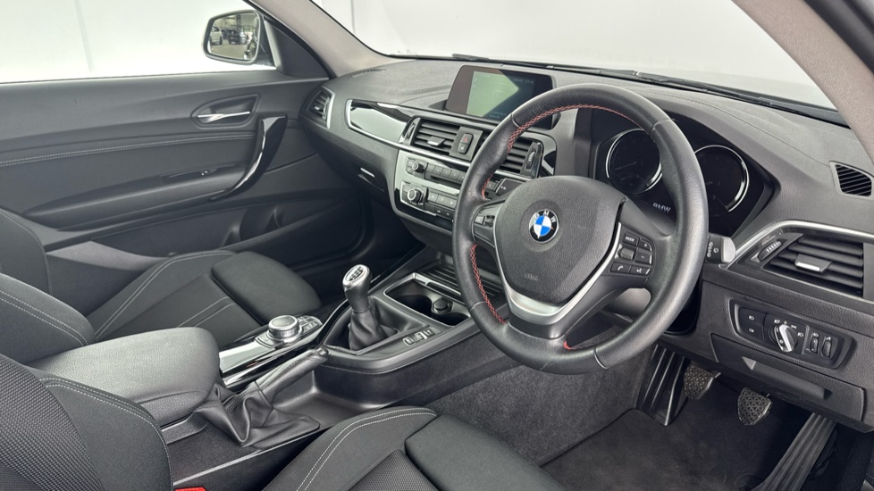 BMW 1 Series 118i [1.5] Sport 3dr [Nav] Petrol Hatchback - Image 6