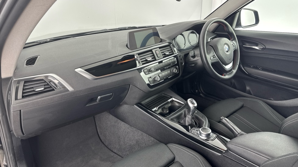 BMW 1 Series 118i [1.5] Sport 3dr [Nav] Petrol Hatchback - Image 7