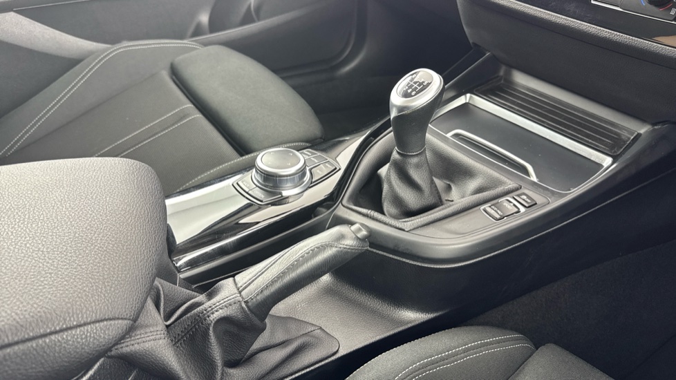 BMW 1 Series 118i [1.5] Sport 3dr [Nav] Petrol Hatchback - Image 10