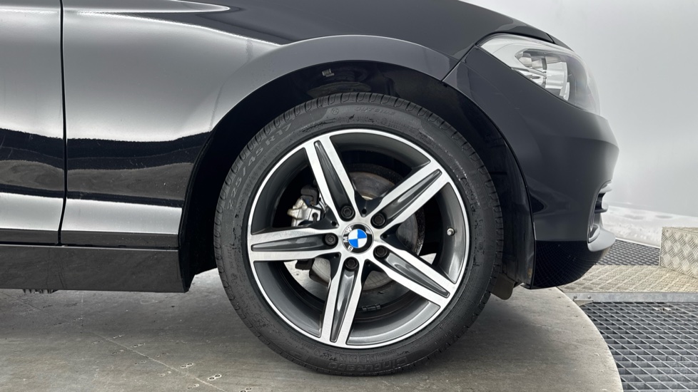 BMW 1 Series 118i [1.5] Sport 3dr [Nav] Petrol Hatchback - Image 14