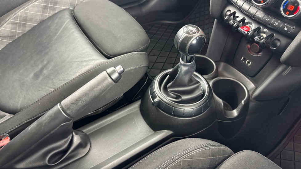 MINI Hatchback 1.5 Cooper 5dr [Chili Pack] Petrol Hatchback - Image 10