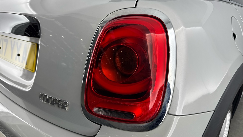 MINI Hatchback 1.5 Cooper 5dr [Chili Pack] Petrol Hatchback - Image 22