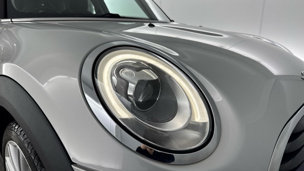 MINI Hatchback 1.5 Cooper 5dr [Chili Pack] Petrol Hatchback - Image 23