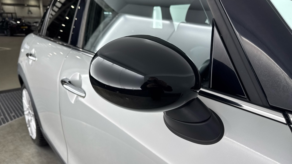 MINI Hatchback 1.5 Cooper 5dr [Chili Pack] Petrol Hatchback - Image 28