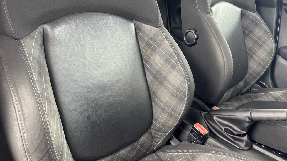 MINI Hatchback 1.5 Cooper 5dr [Chili Pack] Petrol Hatchback - Image 40