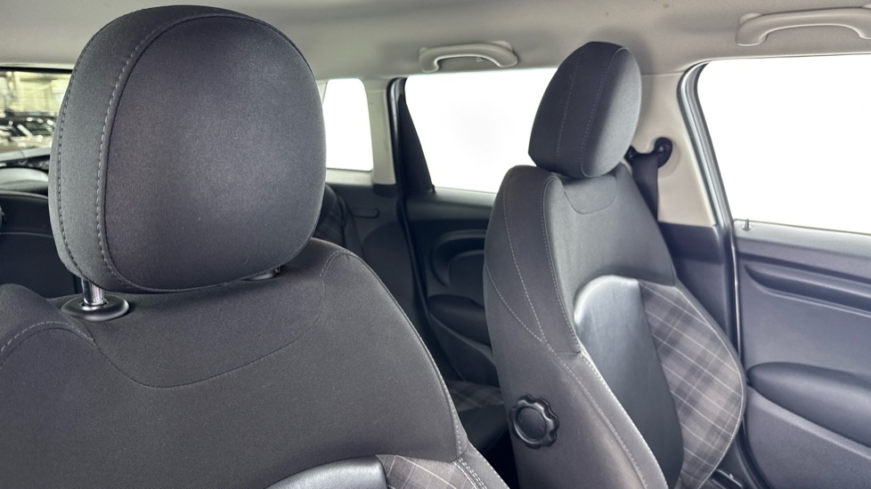MINI Hatchback 1.5 Cooper 5dr [Chili Pack] Petrol Hatchback - Image 41