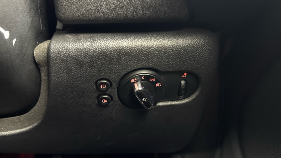 MINI Hatchback 1.5 Cooper 5dr [Chili Pack] Petrol Hatchback - Image 46