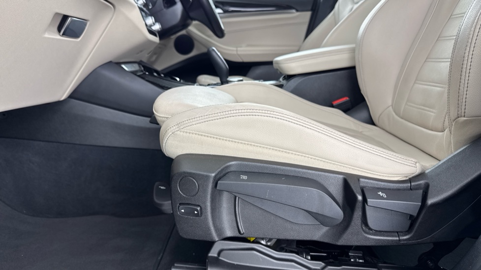 BMW X3 xDrive20i xLine 5dr Step Auto Petrol Estate - Image 35