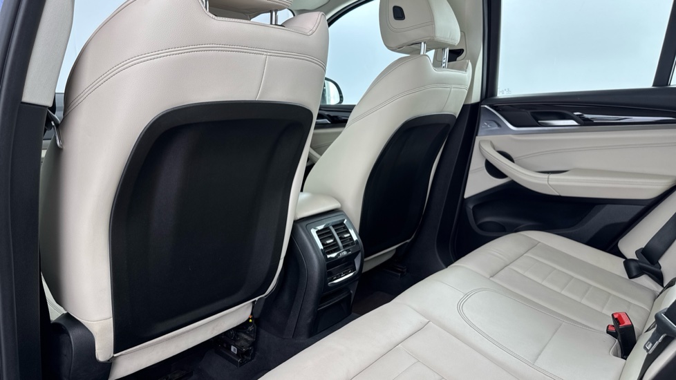 BMW X3 xDrive20i xLine 5dr Step Auto Petrol Estate - Image 36