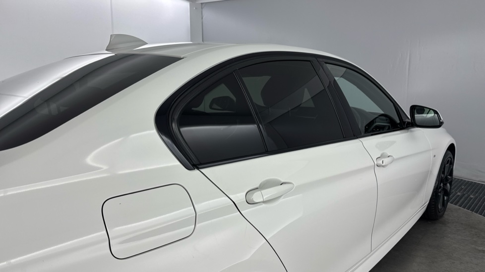 BMW 3 Series 320i xDrive M Sport 4dr Step Auto Petrol Saloon - Image 27