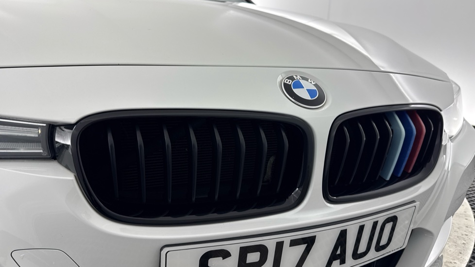 BMW 3 Series 320i xDrive M Sport 4dr Step Auto Petrol Saloon - Image 31