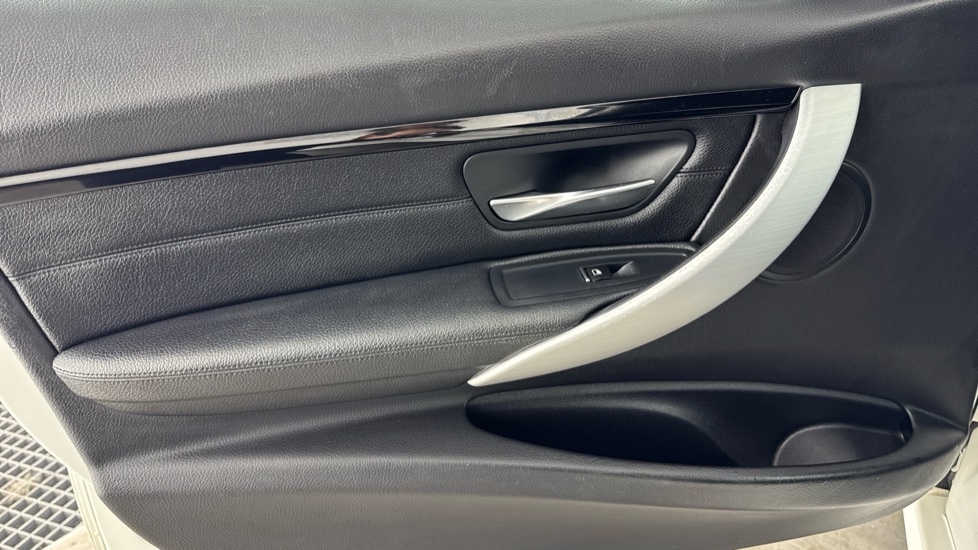 BMW 3 Series 320i xDrive M Sport 4dr Step Auto Petrol Saloon - Image 32