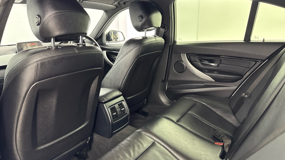 BMW 3 Series 320i xDrive M Sport 4dr Step Auto Petrol Saloon - Image 35
