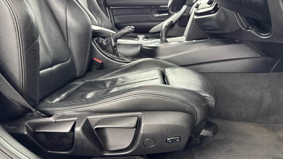 BMW 3 Series 320i xDrive M Sport 4dr Step Auto Petrol Saloon - Image 42