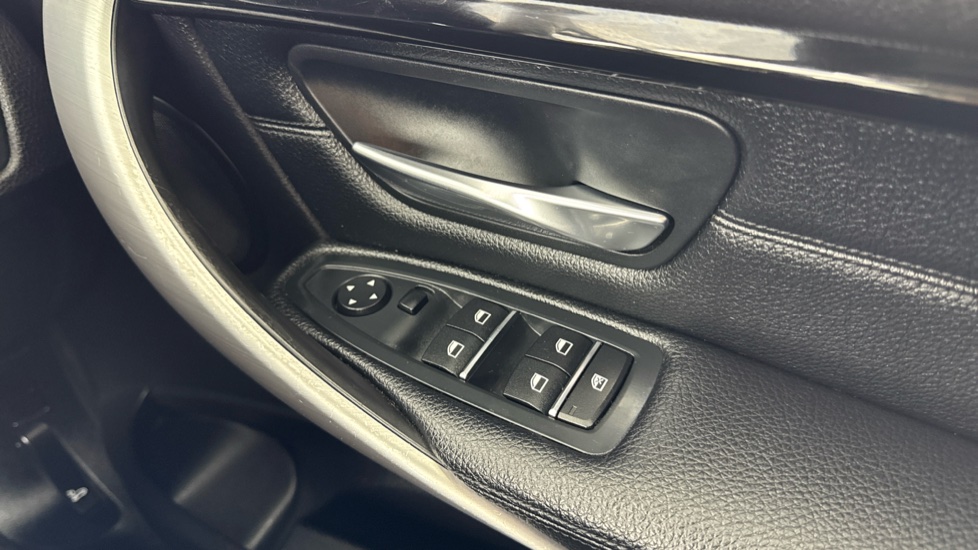 BMW 3 Series 320i xDrive M Sport 4dr Step Auto Petrol Saloon - Image 49