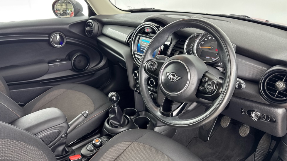 MINI Hatchback 1.5 Cooper Classic II 3dr [Comfort Pack] Petrol Hatchback - Image 6