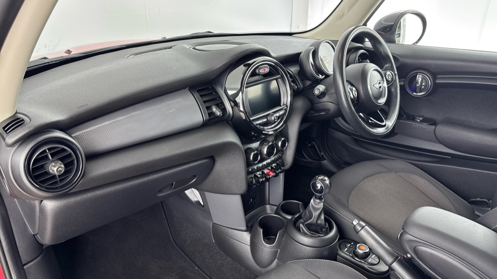 MINI Hatchback 1.5 Cooper Classic II 3dr [Comfort Pack] Petrol Hatchback - Image 7