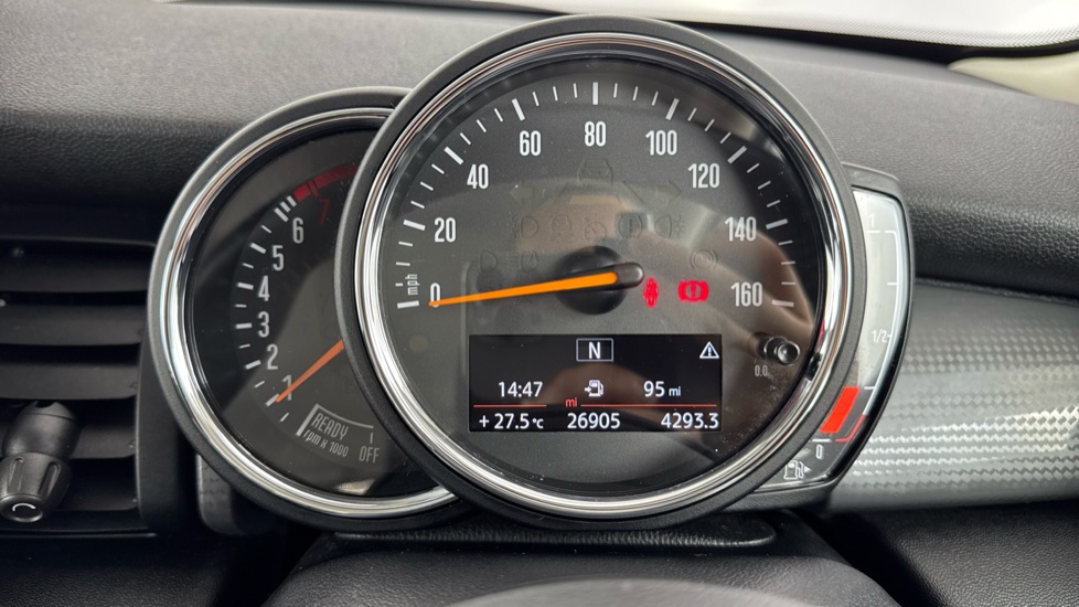 MINI Hatchback 1.5 Cooper Classic II 3dr [Comfort Pack] Petrol Hatchback - Image 9