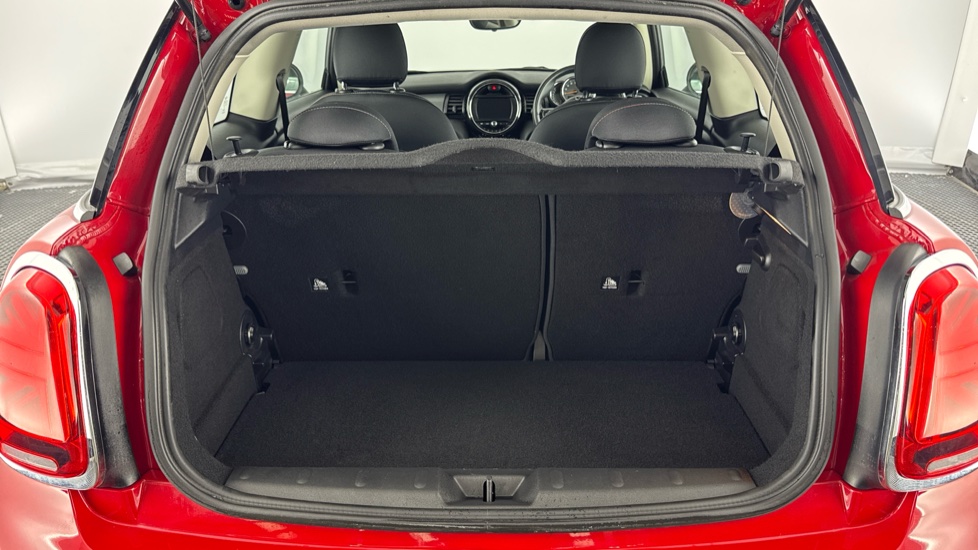 MINI Hatchback 1.5 Cooper Classic II 3dr [Comfort Pack] Petrol Hatchback - Image 13