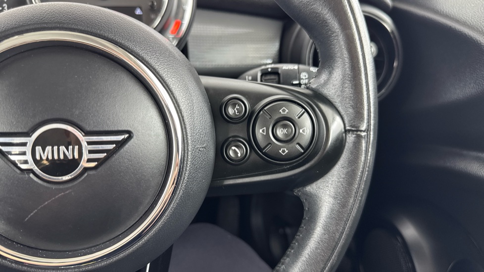 MINI Hatchback 1.5 Cooper Classic II 3dr [Comfort Pack] Petrol Hatchback - Image 18
