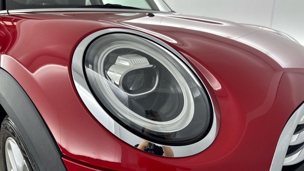 MINI Hatchback 1.5 Cooper Classic II 3dr [Comfort Pack] Petrol Hatchback - Image 23