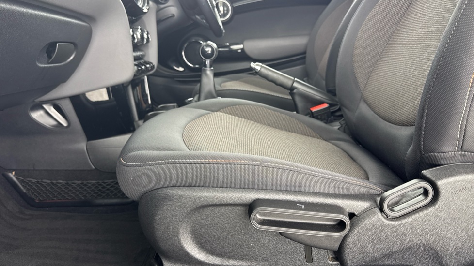 MINI Hatchback 1.5 One D 3dr Diesel Hatchback - Image 31